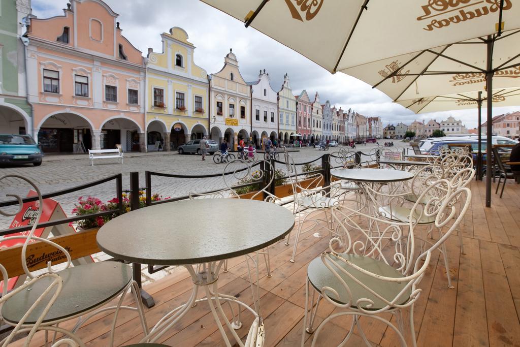 Hotel U Cerneho Orla Telč Exteriör bild