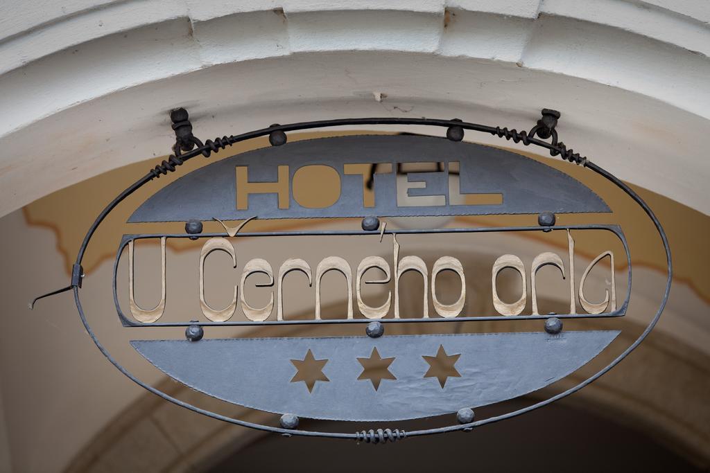 Hotel U Cerneho Orla Telč Exteriör bild