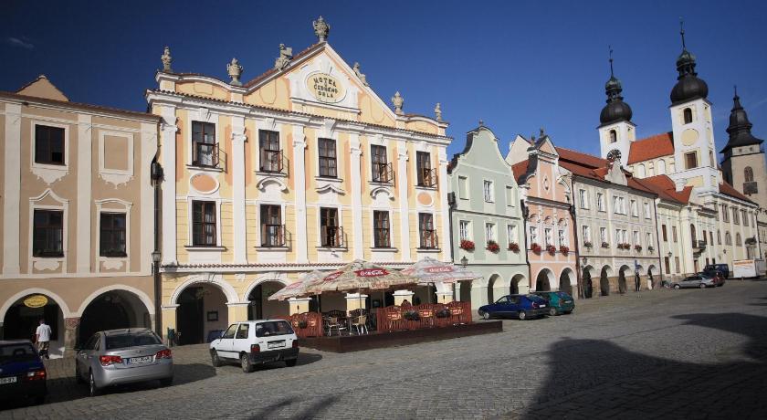 Hotel U Cerneho Orla Telč Exteriör bild